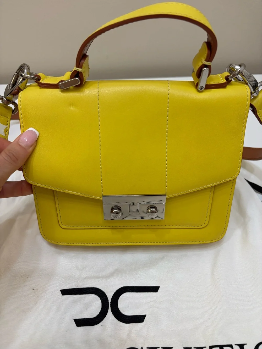 💛 Claudio Civitico “Atae” Yellow Leather Crossbody – Special Edition